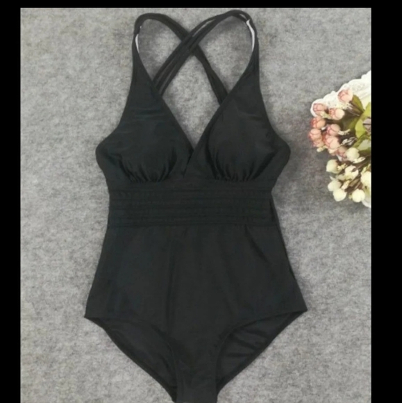 One piece swim suit size XL - Picture 3 of 4